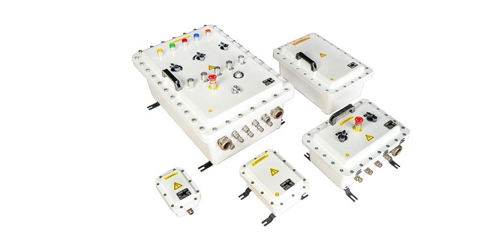 ZNB Serisi Exproof Pano - ATEX Sertifikalı Elektrik Kontrol ve Dağıtım Panosu. IP65 korumalı, patlayıcı gaz ve toz bulunan sanayi ortamları için güvenli pano çözümü.